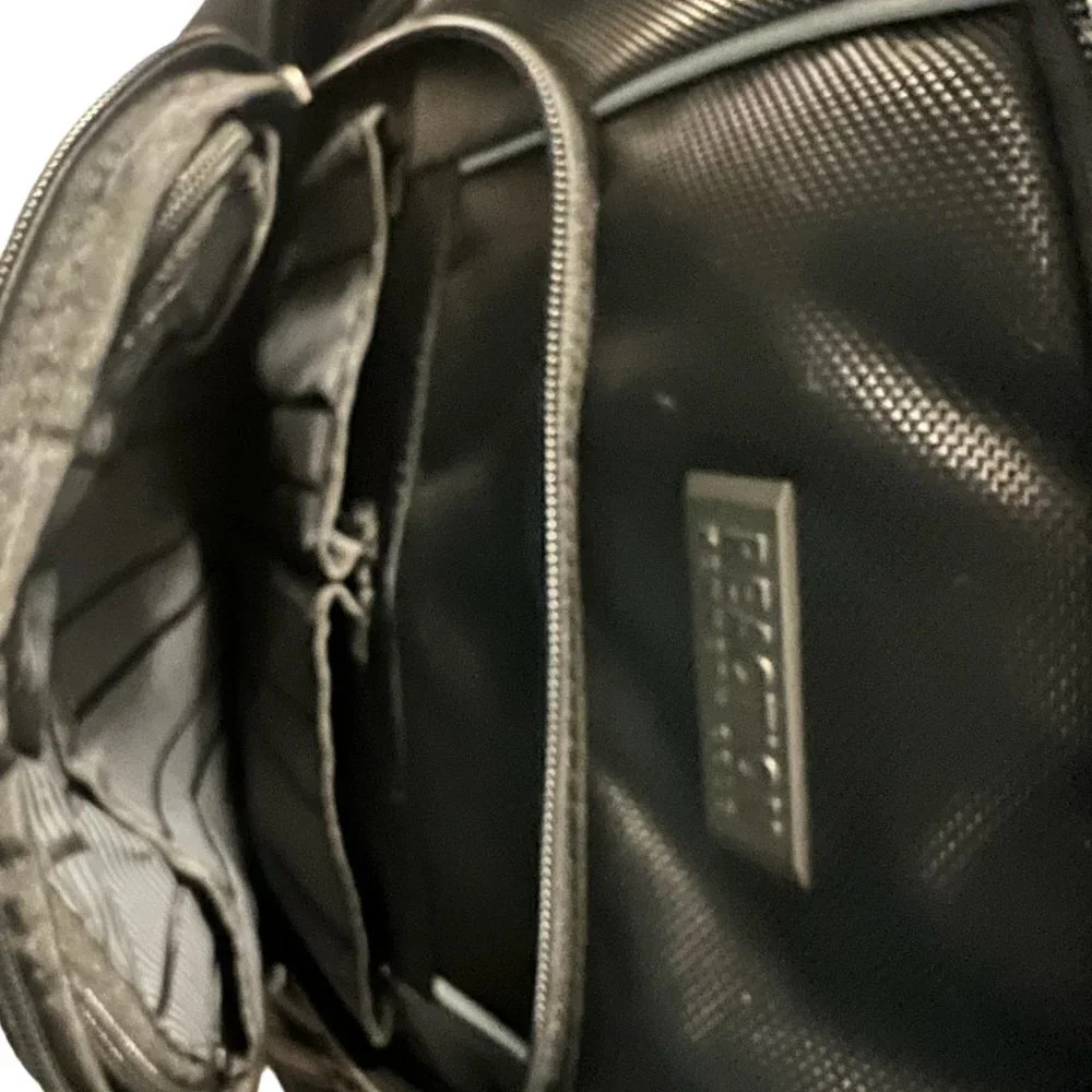 Kenneth Cole REACTION 